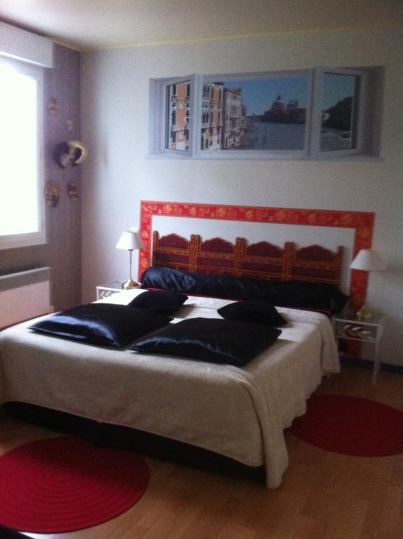 Chambre D'Hotes Dyrslot Saint-Denis-de-Pile Buitenkant foto