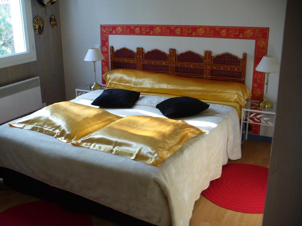 Chambre D'Hotes Dyrslot Saint-Denis-de-Pile Buitenkant foto