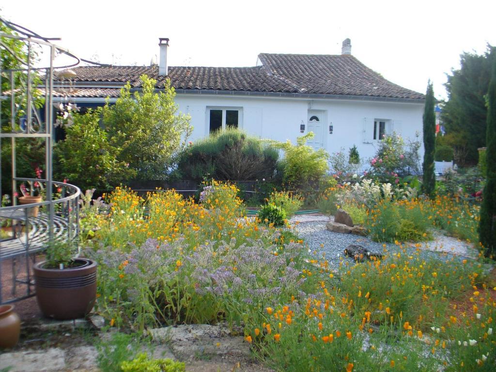 Chambre D'Hotes Dyrslot Bed and Breakfast Saint-Denis-de-Pile Buitenkant foto